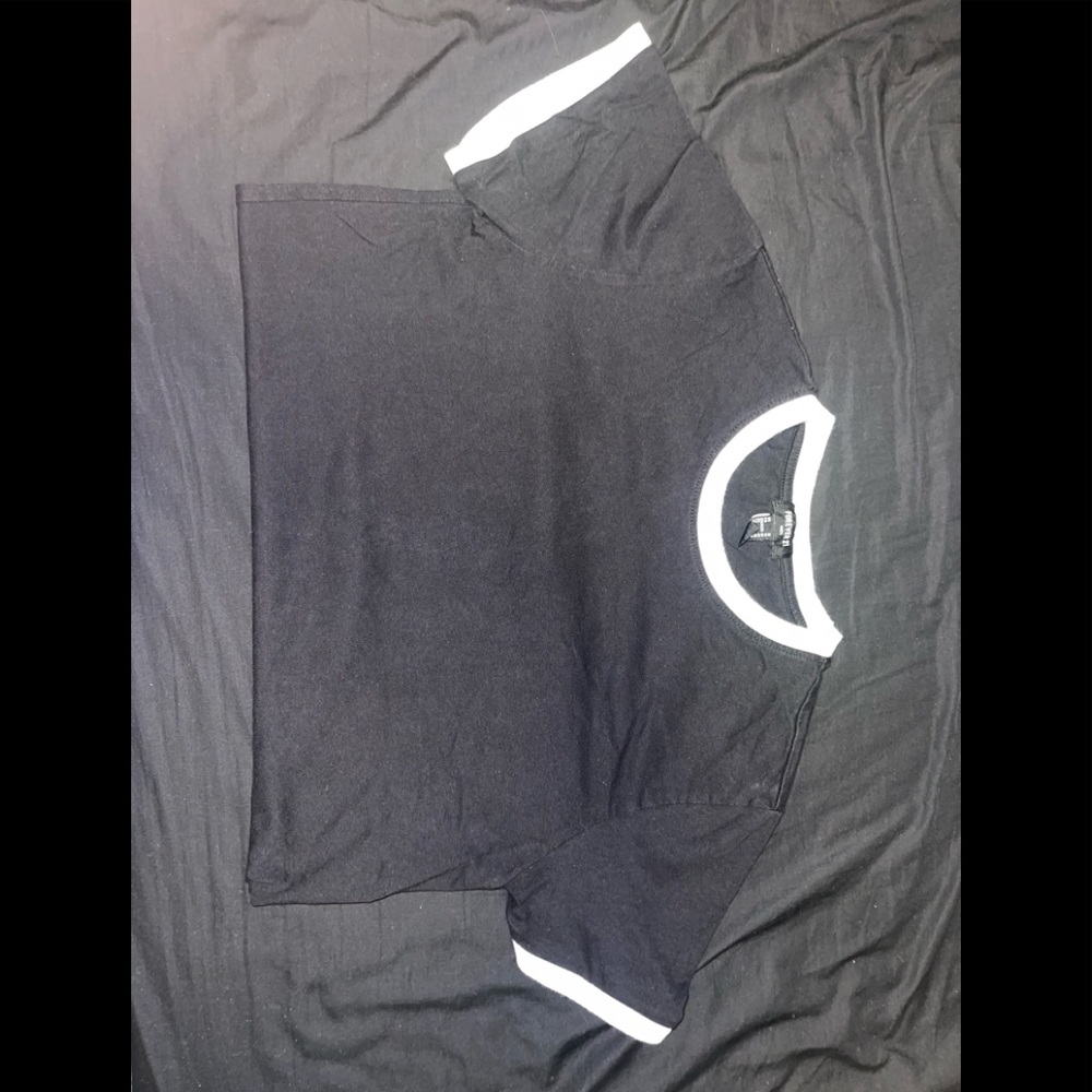 Shelling forever 21 shortsleeve tee shirt size: M
